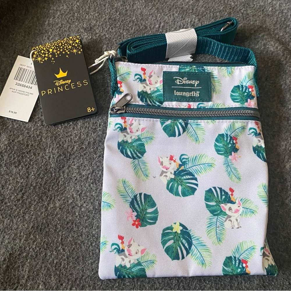 NWT Loungefly Disney Moana Crossbody Pua & Hei Hei Palm Leaves Passport Bag New